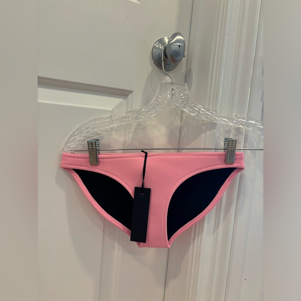 Triangl pink bikini bottom size XS NWT